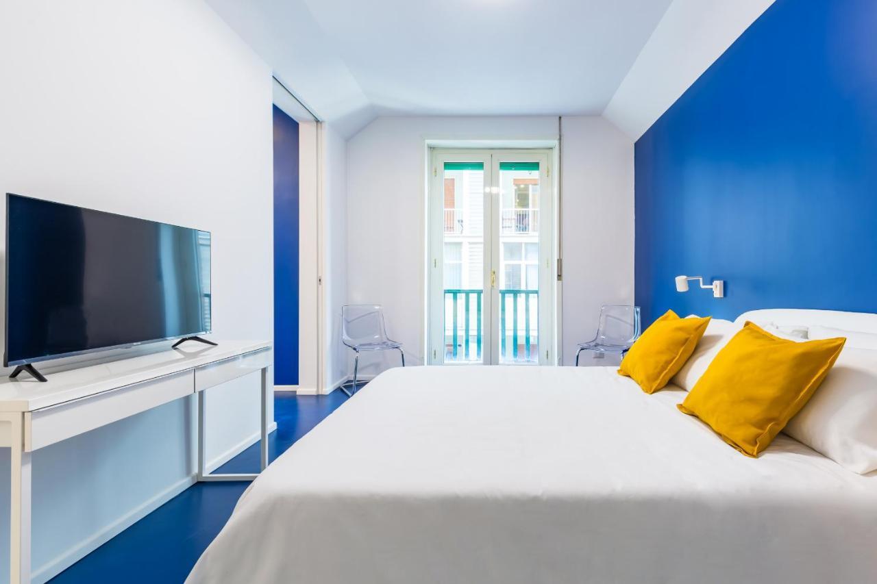 Piazza Municipio Apartments By Wonderful Italy نابولي المظهر الخارجي الصورة