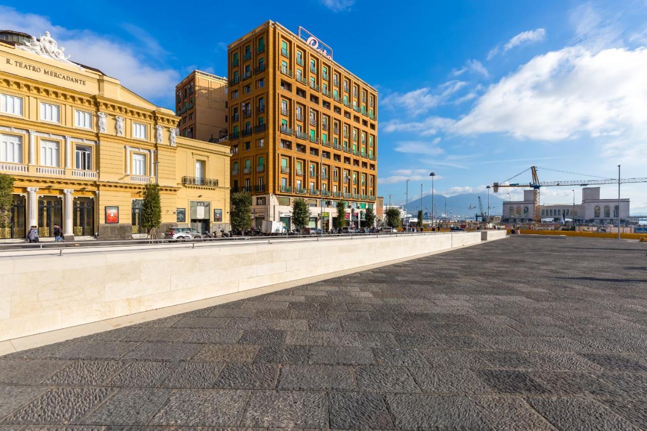 Piazza Municipio Apartments By Wonderful Italy نابولي المظهر الخارجي الصورة